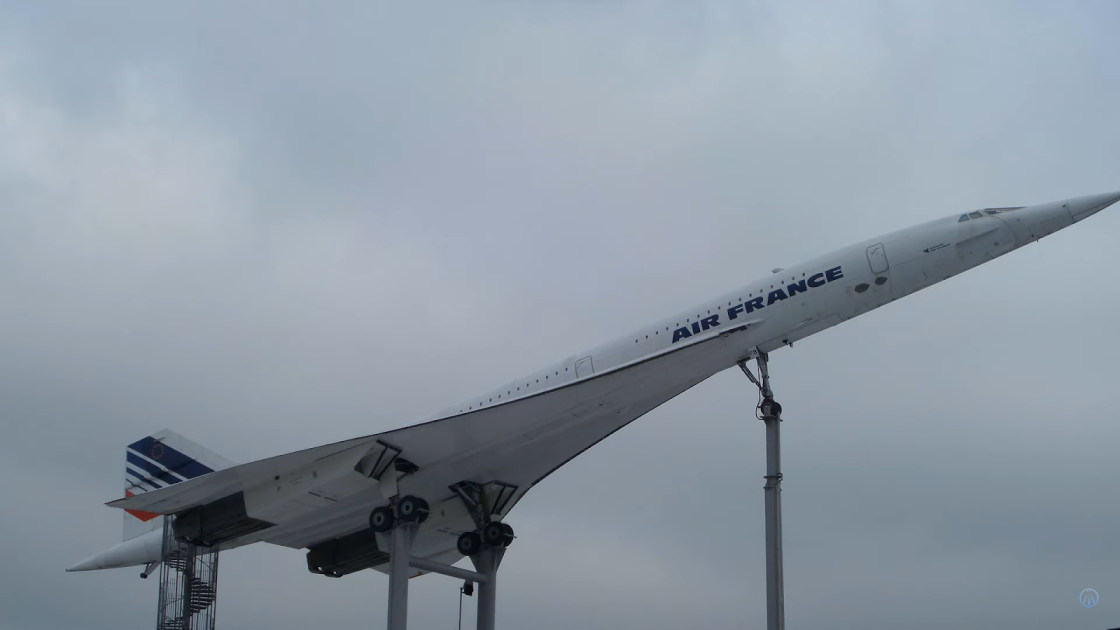 concordes air France and cloudy sky behind