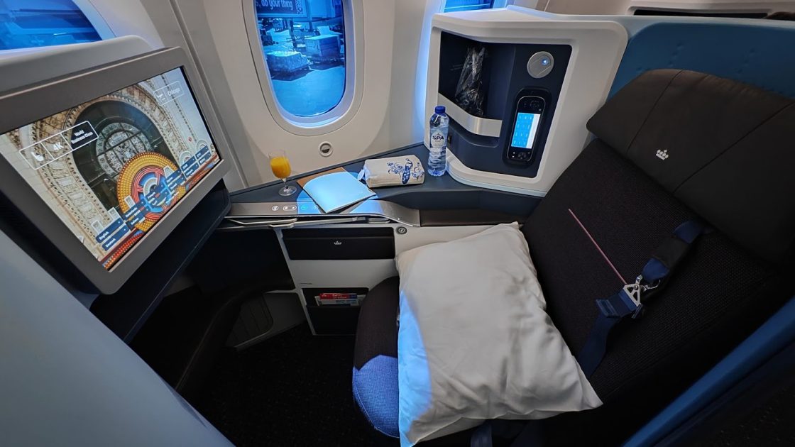 Discover The Perks Of KLM 787-10 World Business Class