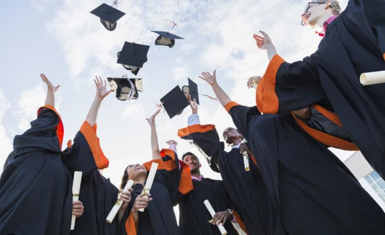 Les tendances actuelles dans la rédaction des mémoires universitaires en France